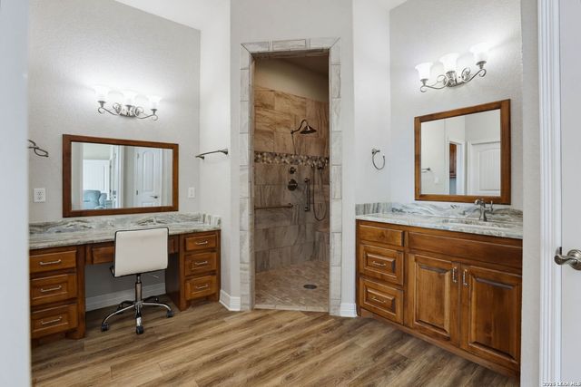 211 Siena Woods, Marion, TX 78124