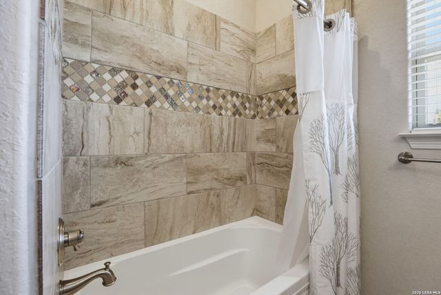 211 Siena Woods, Marion, TX 78124