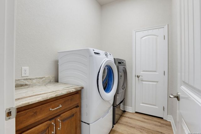211 Siena Woods, Marion, TX 78124