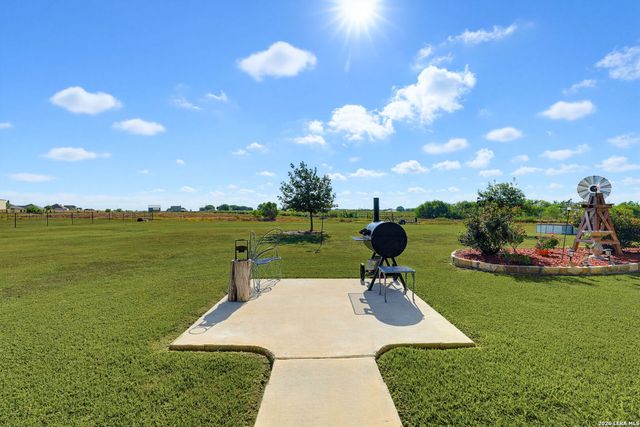211 Siena Woods, Marion, TX 78124