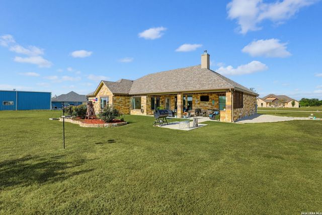211 Siena Woods, Marion, TX 78124
