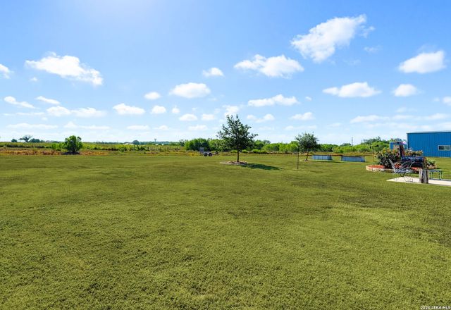 211 Siena Woods, Marion, TX 78124