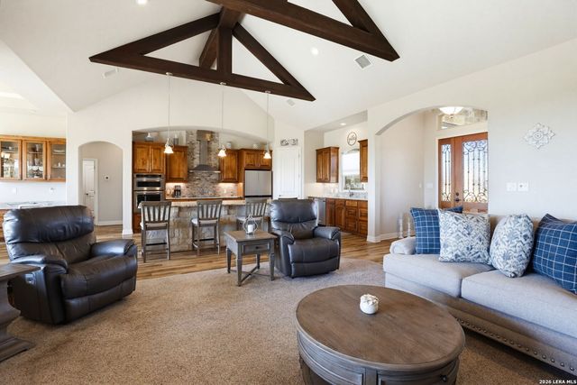 211 Siena Woods, Marion, TX 78124