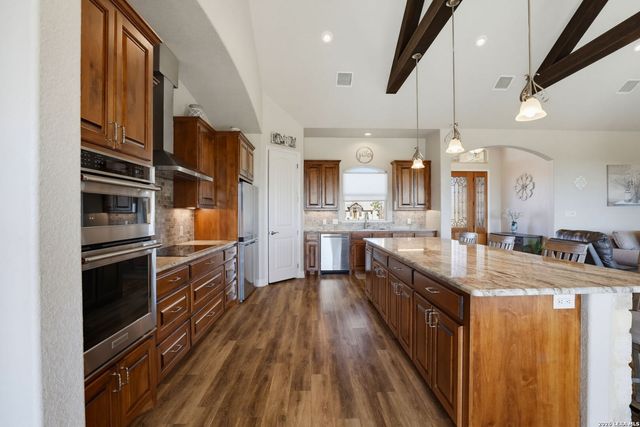 211 Siena Woods, Marion, TX 78124