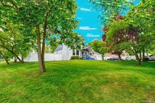 8 Van Cedar Street SE 8, Brentwood, NY 11717