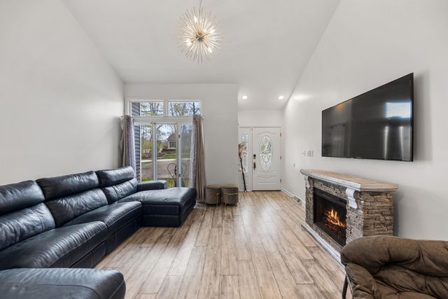 8674 Durbin Lane, Crown Point, IN 46307