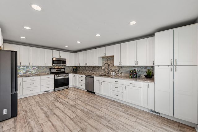 8674 Durbin Lane, Crown Point, IN 46307