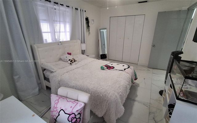 10305 SW 149th Ter, Miami, FL 33176