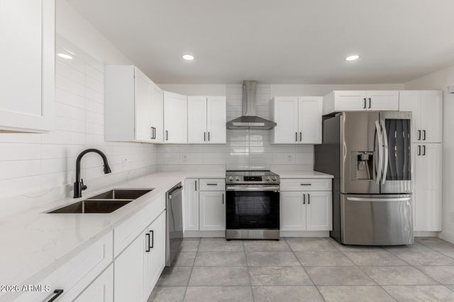 4620 E SOUTHERN Avenue, Phoenix, AZ 85042