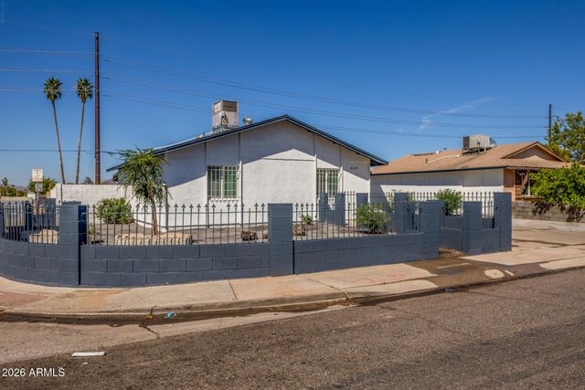 4620 E SOUTHERN Avenue, Phoenix, AZ 85042