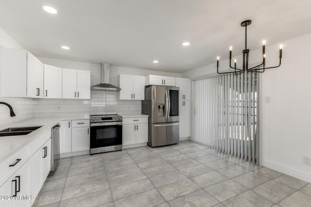 4620 E SOUTHERN Avenue, Phoenix, AZ 85042