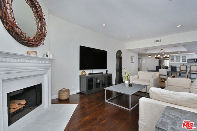 4619 Kester Avenue 16, Sherman Oaks, CA 91403