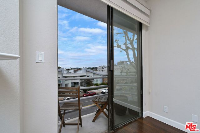 4619 Kester Avenue 16, Sherman Oaks, CA 91403