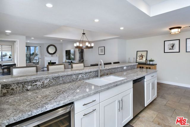 4619 Kester Avenue 16, Sherman Oaks, CA 91403