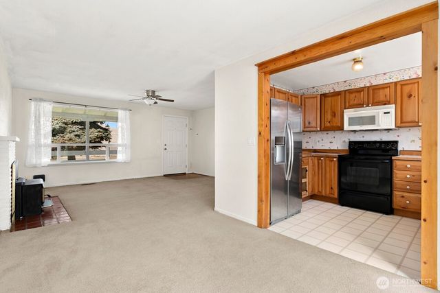 21222 33rd Ave S, Seatac, WA 98198