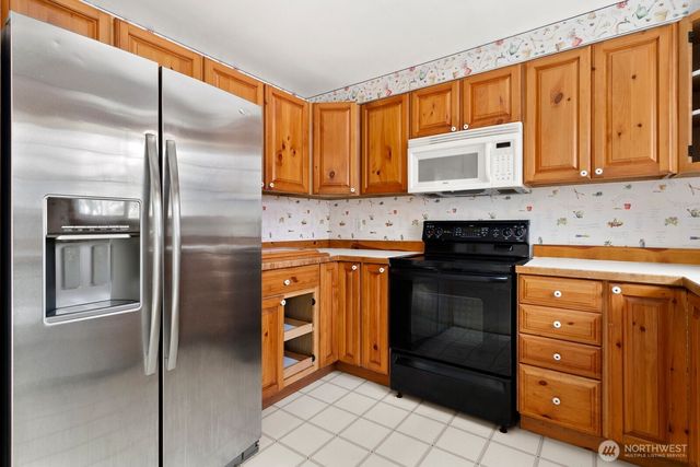 21222 33rd Ave S, Seatac, WA 98198