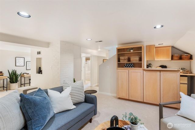 1910 NW 97th Street, Seattle, WA 98117