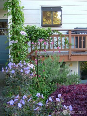 1910 NW 97th Street, Seattle, WA 98117