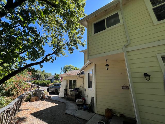 253 SW Central Avenue, Grants Pass, OR 97526