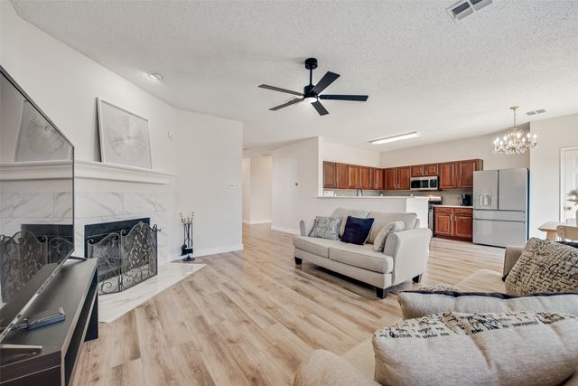7707 Tin Cup Drive, Arlington, TX 76001