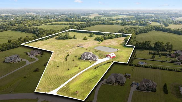 1083 Caballo Trl, Gallatin, TN 37066