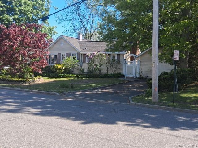 81 Union Avenue 81, Amityville, NY 11701
