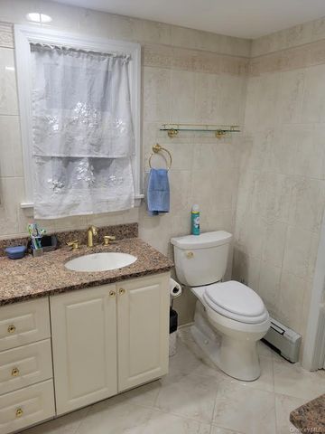 81 Union Avenue 81, Amityville, NY 11701
