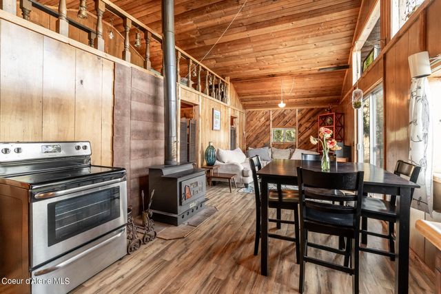 7771 W CHANNEL LN, Rathdrum, ID 83858