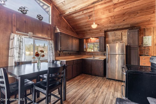 7771 W CHANNEL LN, Rathdrum, ID 83858
