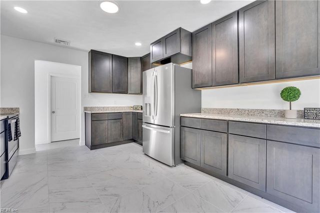 4505 William Pitt LN, Virginia Beach, VA 23462