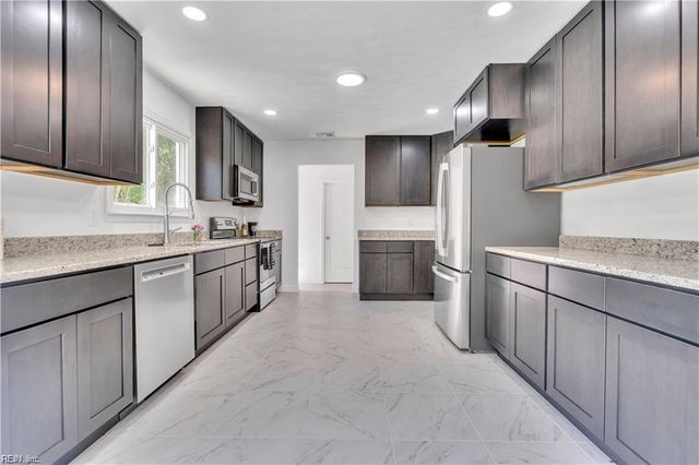 4505 William Pitt LN, Virginia Beach, VA 23462