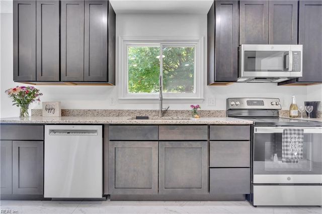 4505 William Pitt LN, Virginia Beach, VA 23462