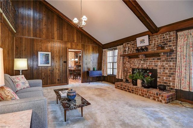 4504 Old English CIR, Virginia Beach, VA 23455