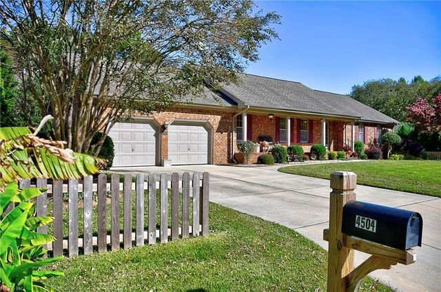 4504 Old English CIR, Virginia Beach, VA 23455