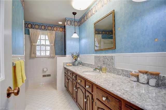 4504 Old English CIR, Virginia Beach, VA 23455