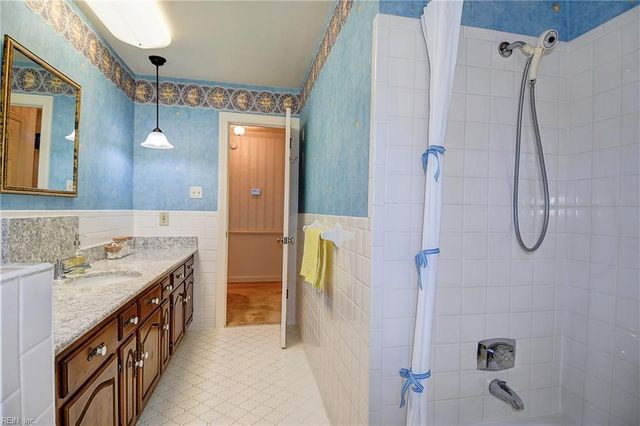 4504 Old English CIR, Virginia Beach, VA 23455