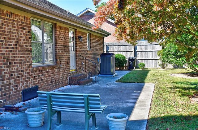4504 Old English CIR, Virginia Beach, VA 23455