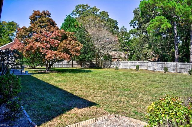 4504 Old English CIR, Virginia Beach, VA 23455