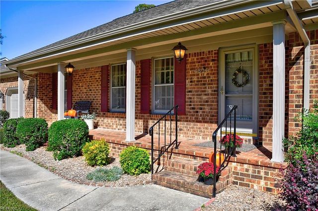 4504 Old English CIR, Virginia Beach, VA 23455
