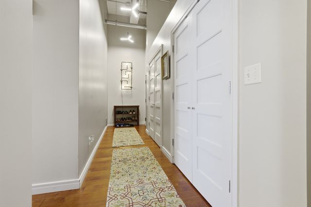 212 N Center Street 205, Bloomington, IL 61701