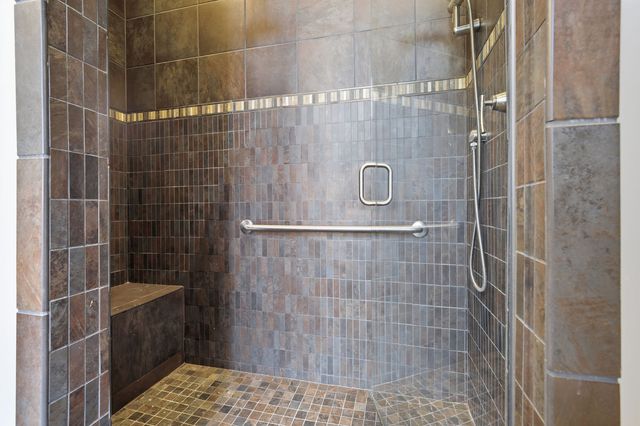 212 N Center Street 205, Bloomington, IL 61701