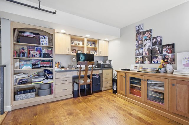 212 N Center Street 205, Bloomington, IL 61701