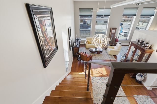 212 N Center Street 205, Bloomington, IL 61701