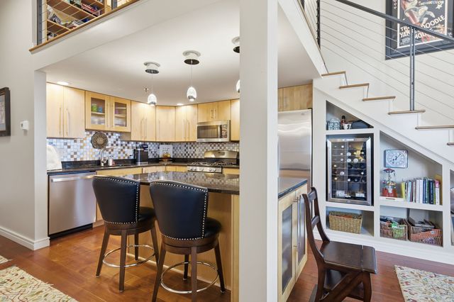 212 N Center Street 205, Bloomington, IL 61701