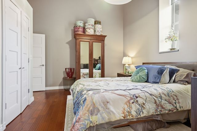 212 N Center Street 205, Bloomington, IL 61701