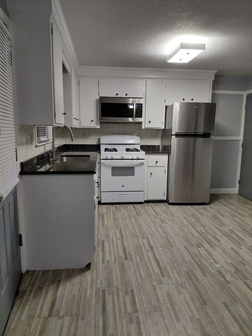 629 Westford 2, Lowell, MA 01851