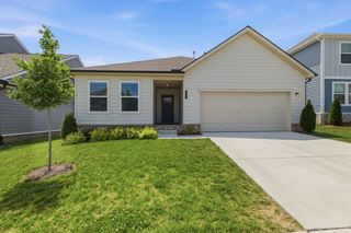 640 Cedar Brook Dr, White House, TN 37188