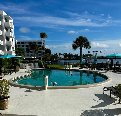 2840 S Ocean Boulevard 2210, Palm Beach, FL 33480