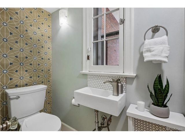 1745 Monaco Pkwy, Denver, CO 80220