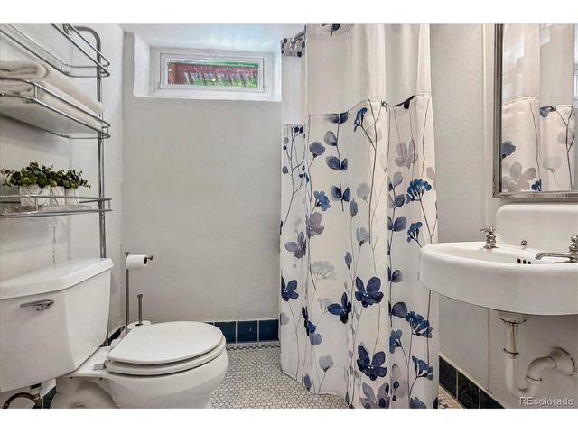 1745 Monaco Pkwy, Denver, CO 80220